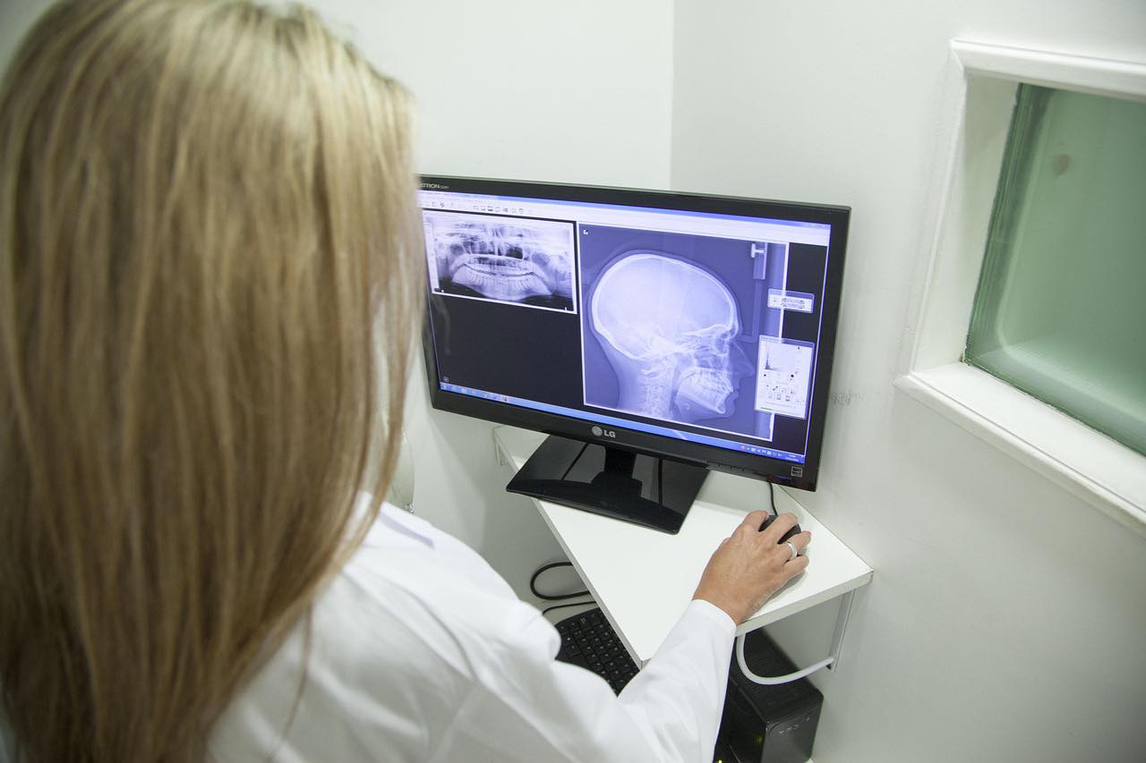 Nowoczesna diagnostyka RTG – precyzja i bezpieczeństwo w Stomatologii Rodzinnej!